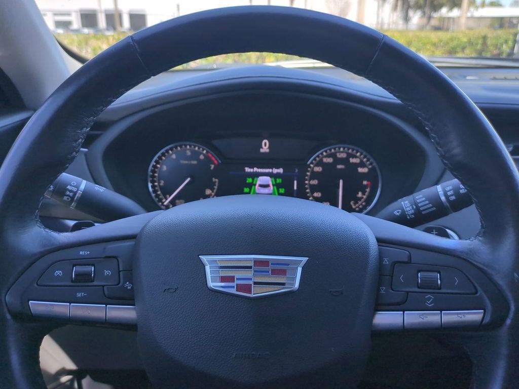 2023 Cadillac XT4 Luxury