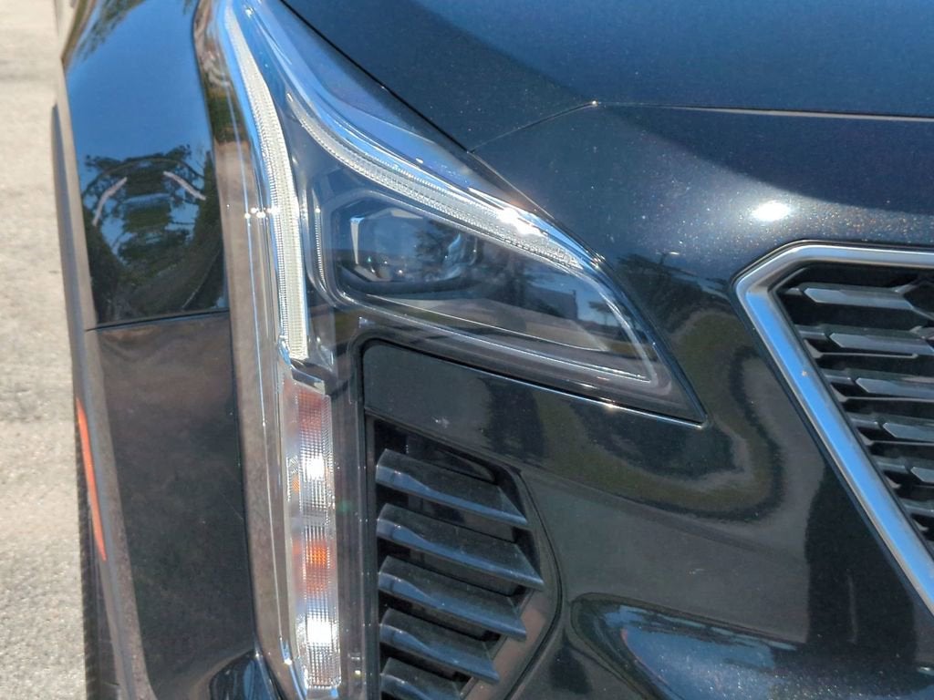 2023 Cadillac XT4 Luxury