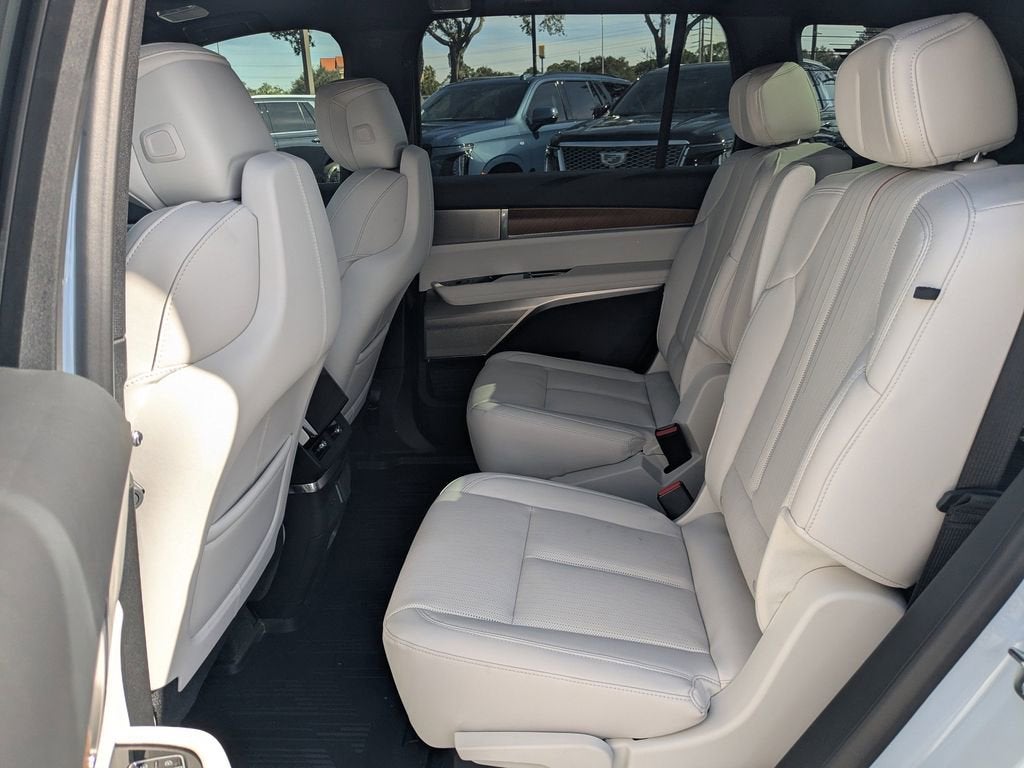 2026 Cadillac VISTIQ Luxury