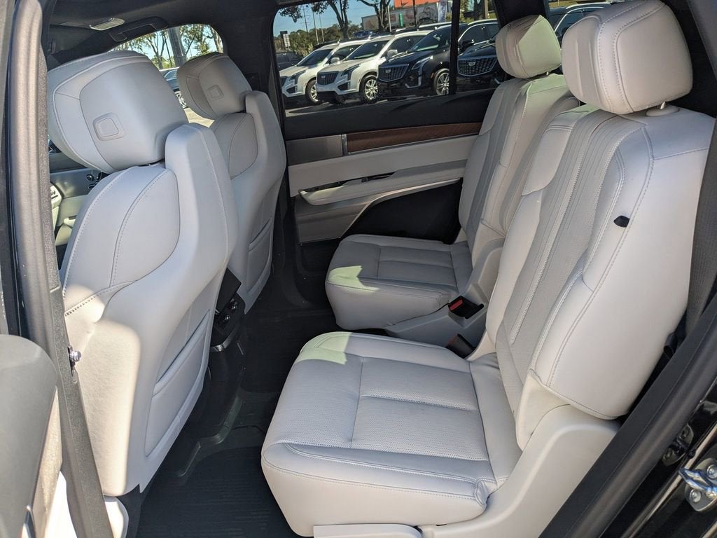 2026 Cadillac VISTIQ Luxury