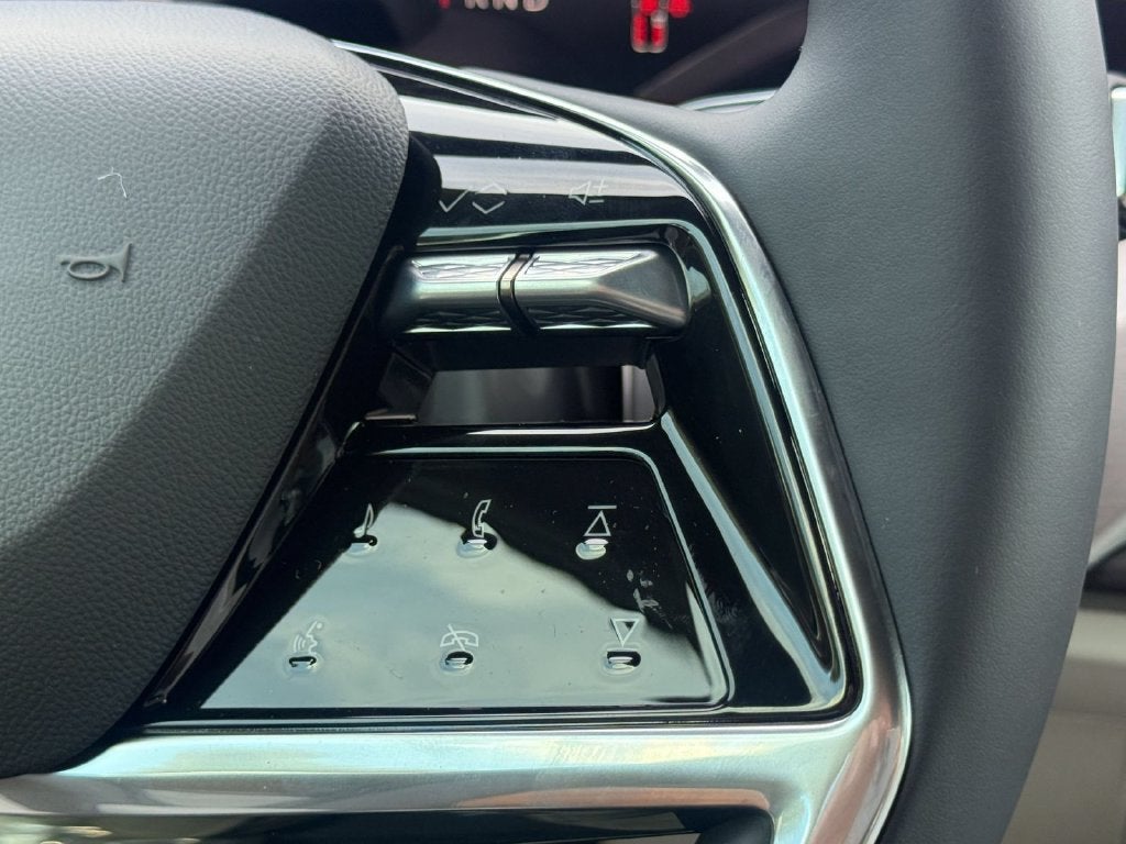 2027 Cadillac VISTIQ Sport