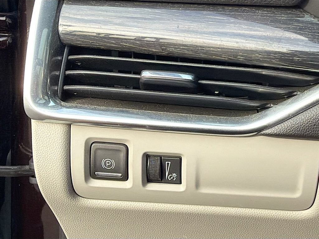 2020 Cadillac XT4 FWD Premium Luxury