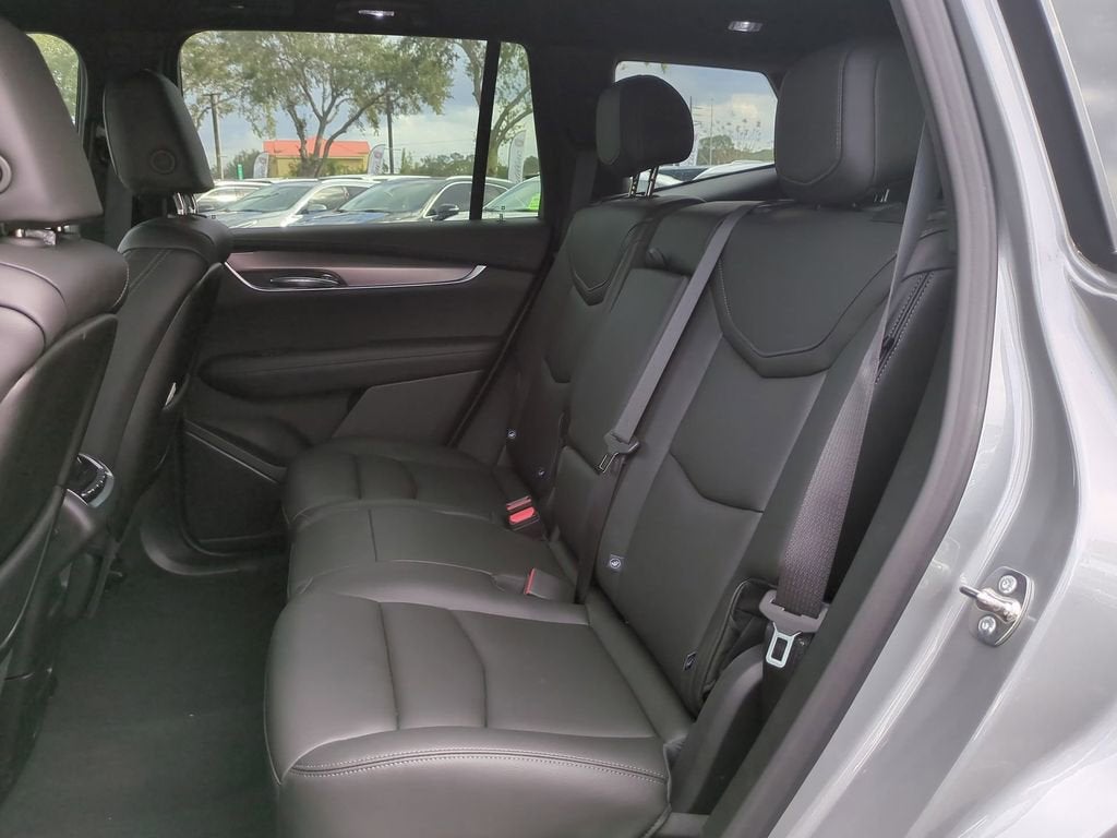 2025 Cadillac XT6 Luxury