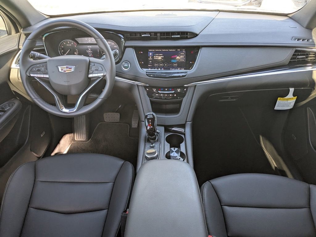 2025 Cadillac XT6 Luxury