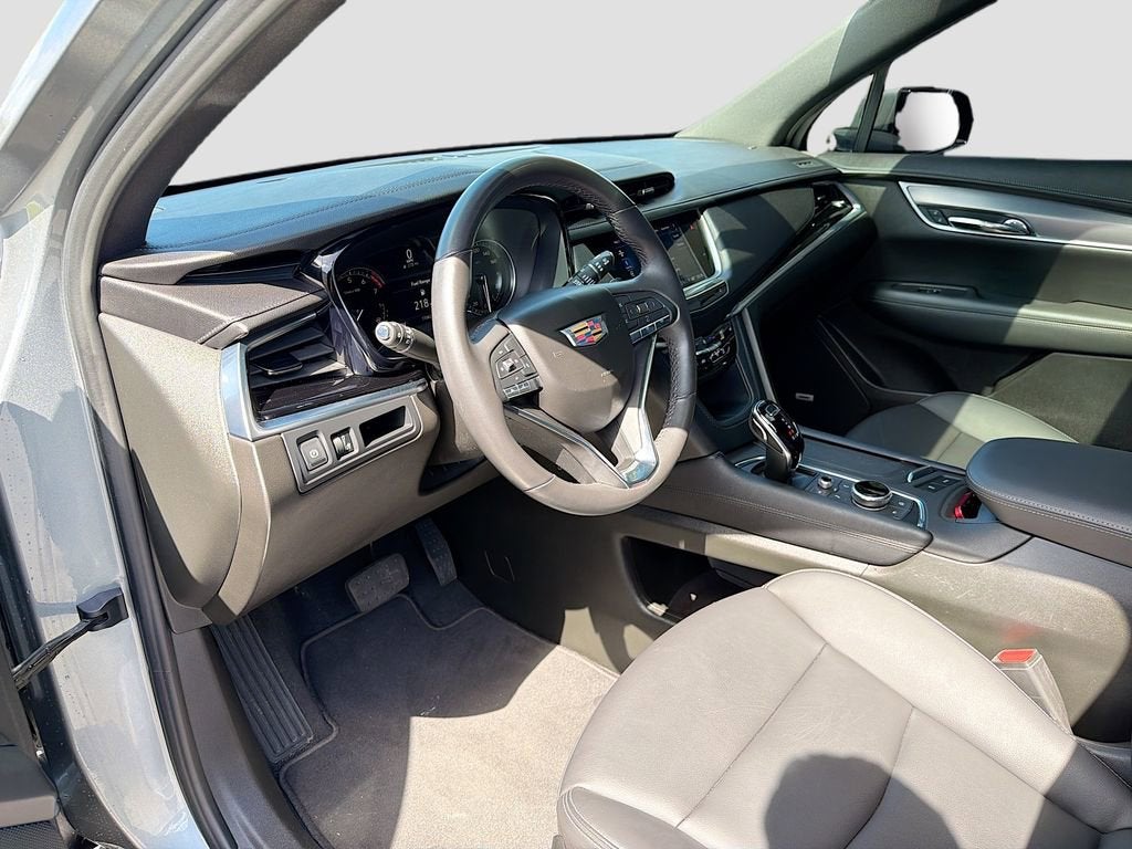 2025 Cadillac XT6 Luxury