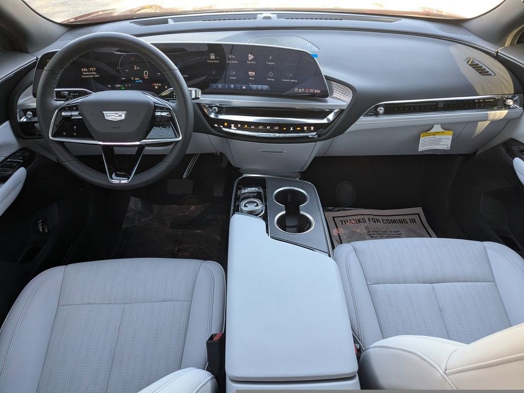 2025 Cadillac LYRIQ Luxury 1