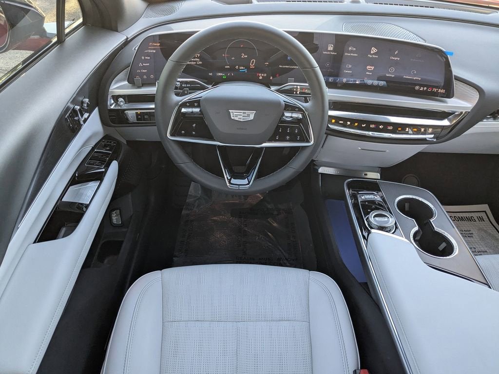 2025 Cadillac LYRIQ Luxury 1