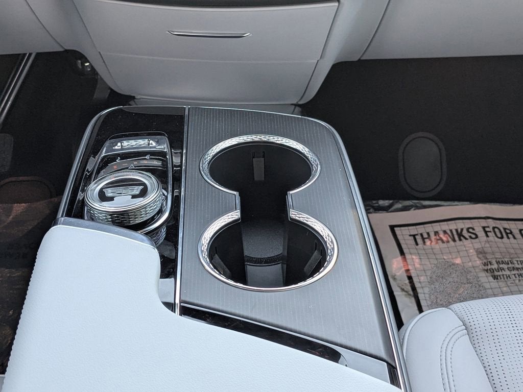 2025 Cadillac LYRIQ Luxury 1