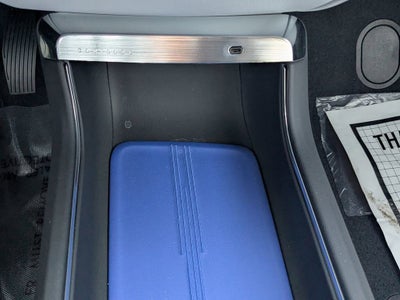 2025 Cadillac LYRIQ Luxury 1