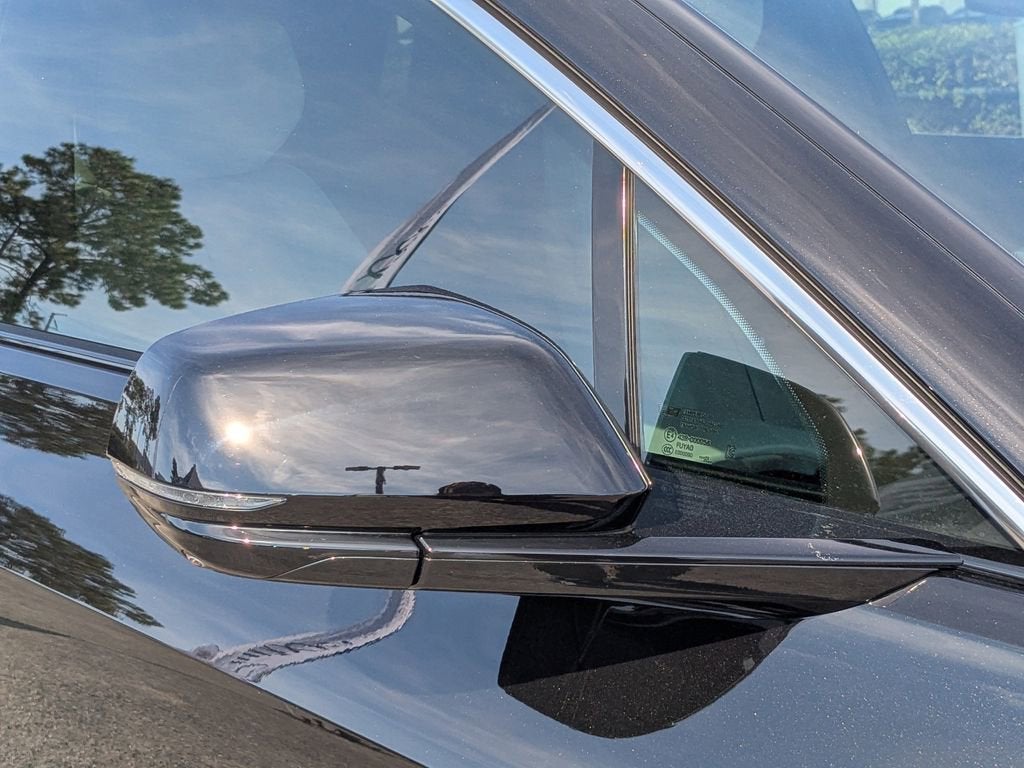 2025 Cadillac LYRIQ Luxury 1