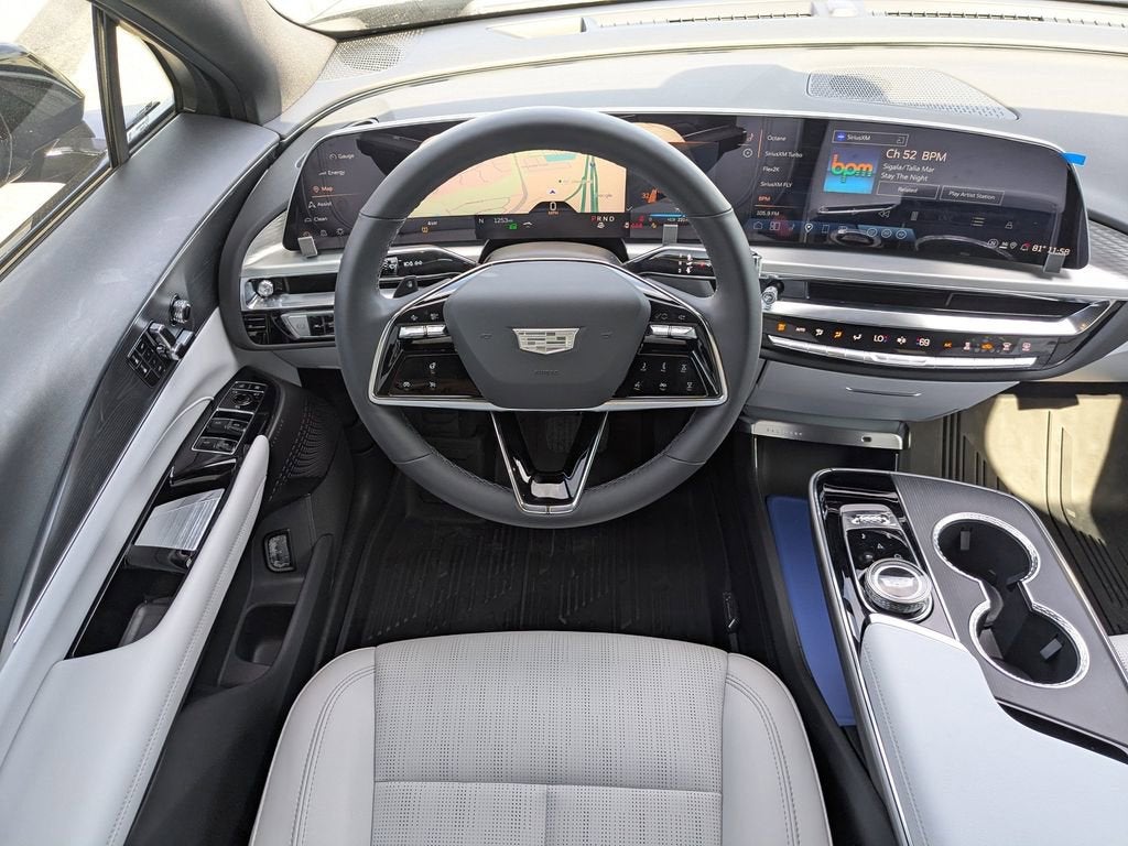 2025 Cadillac LYRIQ Luxury 1