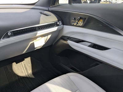 2025 Cadillac LYRIQ Luxury 1
