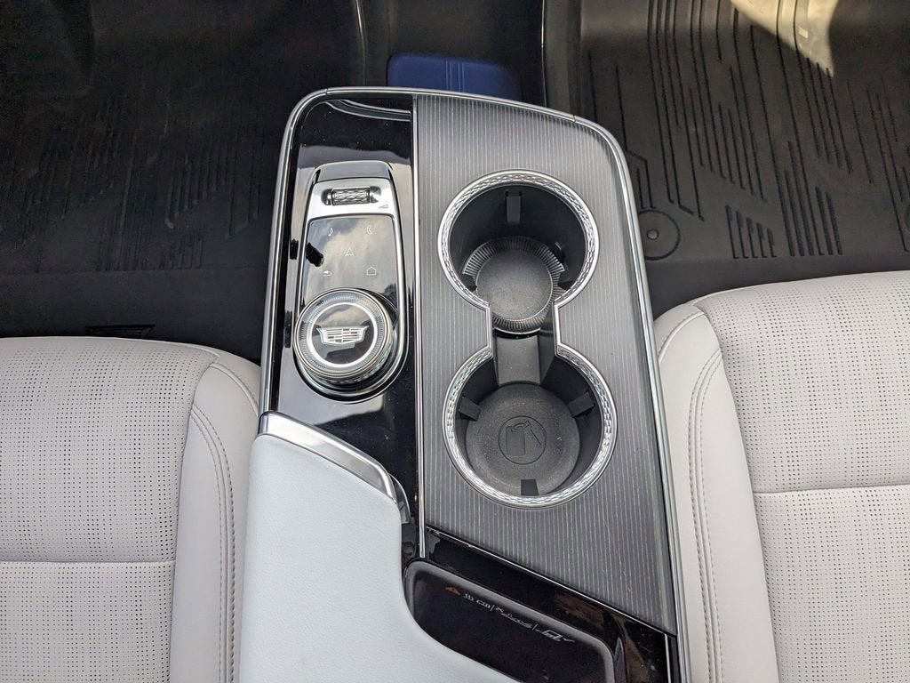 2025 Cadillac LYRIQ Luxury 1