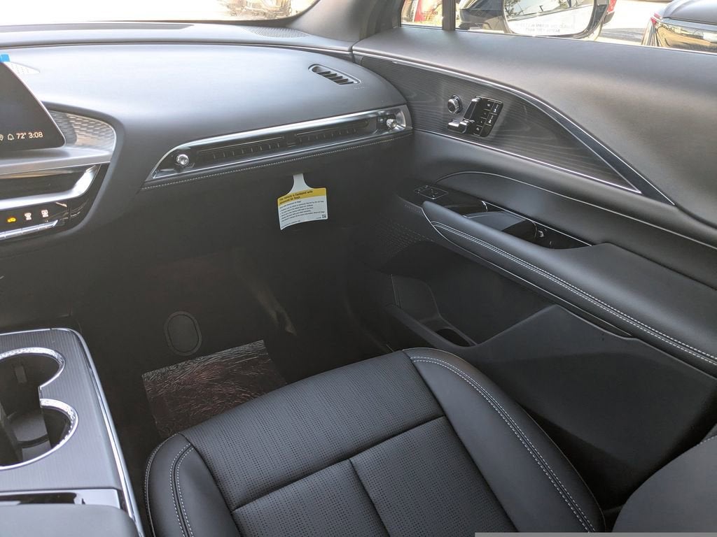 2025 Cadillac LYRIQ Sport 1