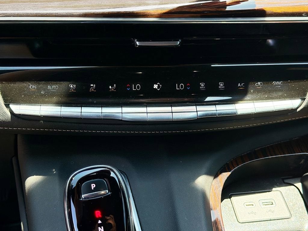2022 Cadillac Escalade Premium Luxury