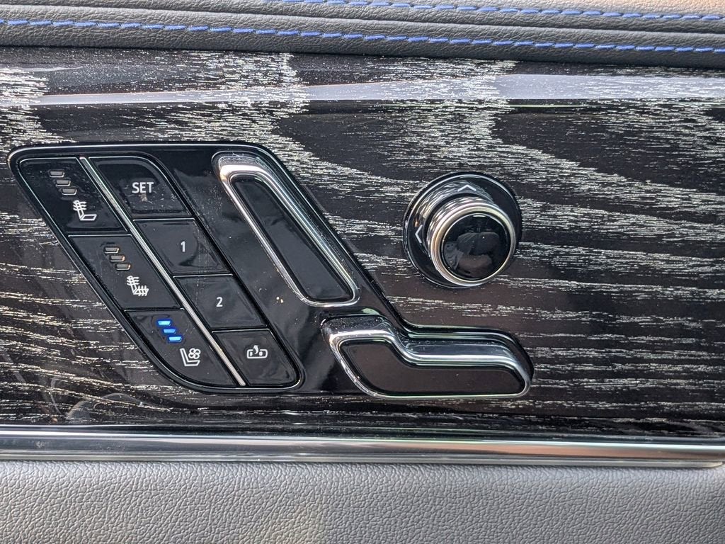 2025 Cadillac ESCALADE IQ Luxury 1