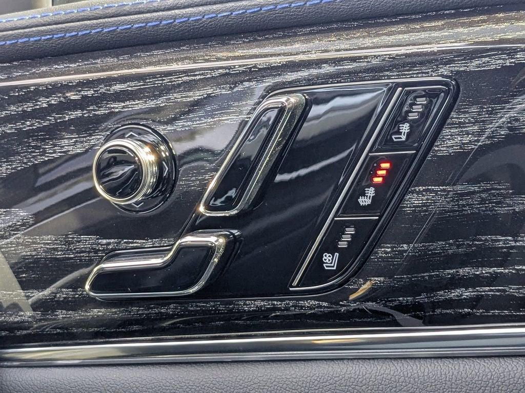 2025 Cadillac ESCALADE IQ Sport 1