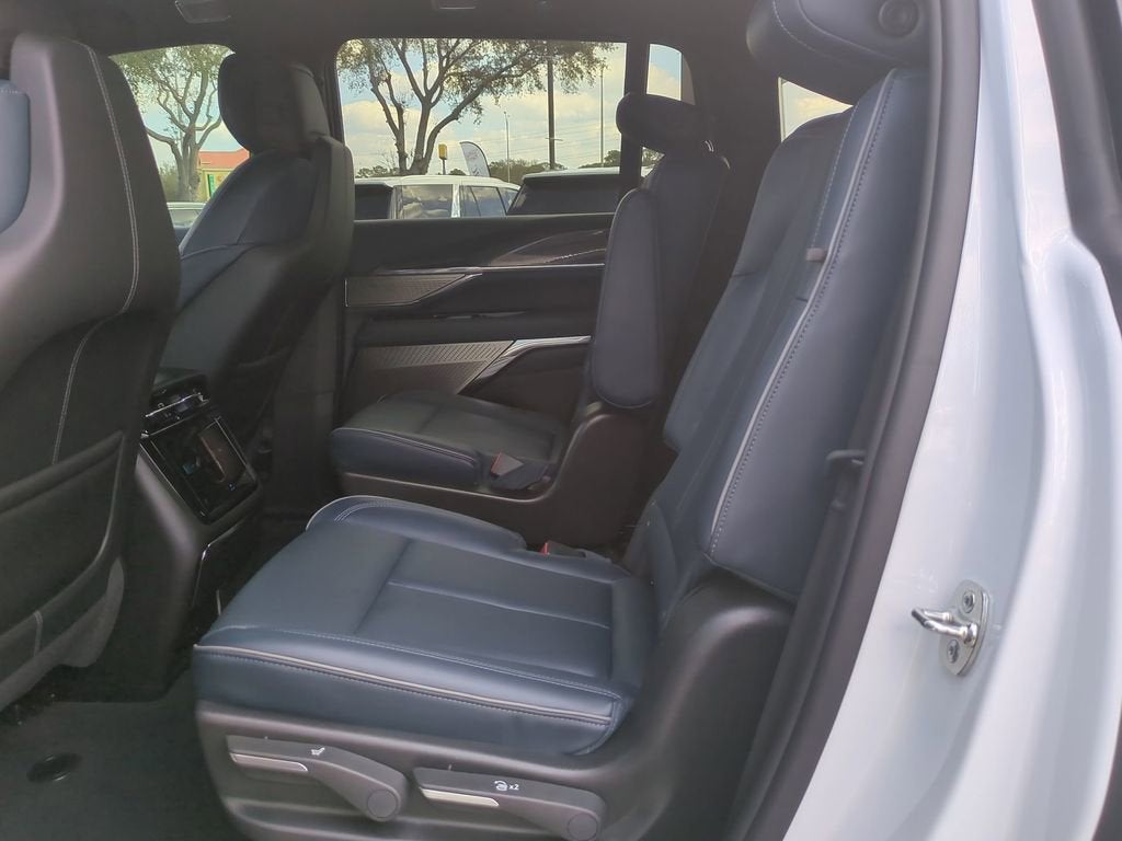 2025 Cadillac ESCALADE IQ Sport 2