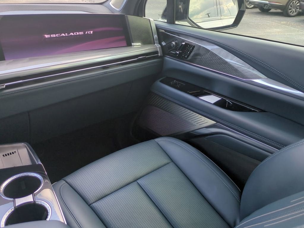 2025 Cadillac ESCALADE IQ Sport 2