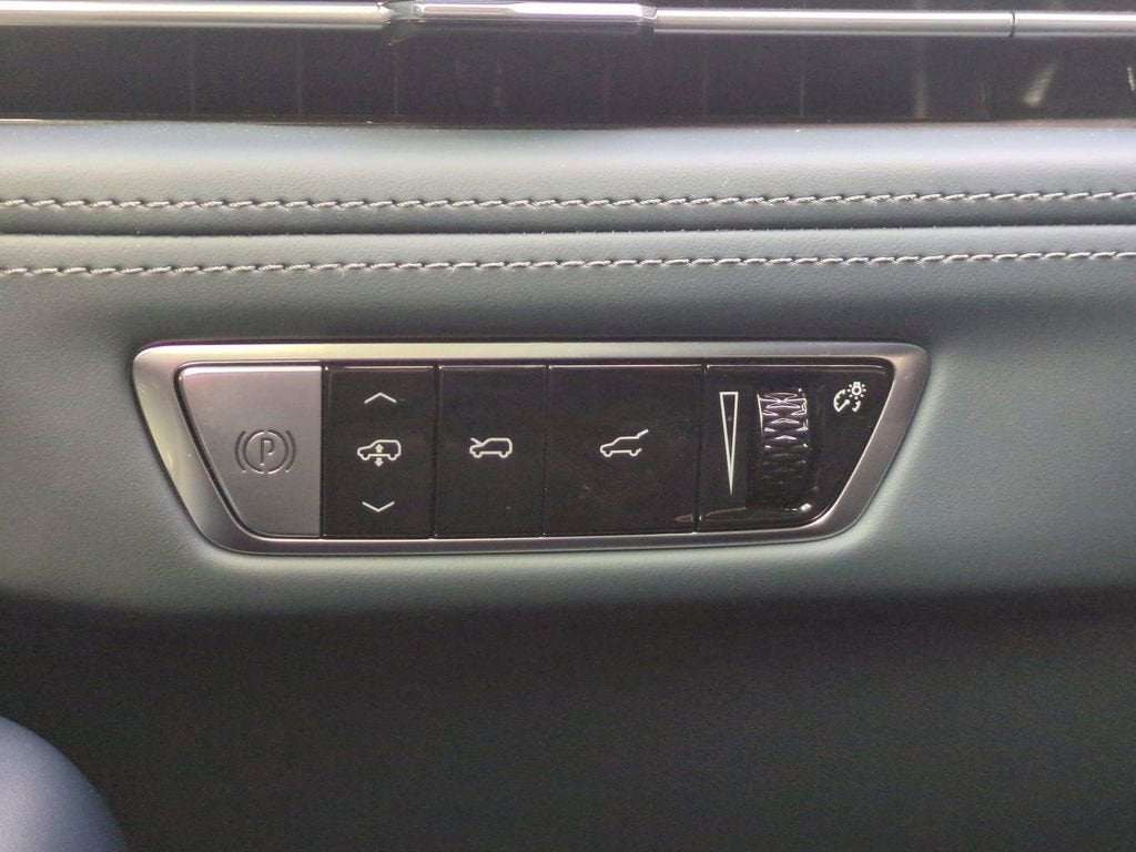 2025 Cadillac ESCALADE IQ Sport 2