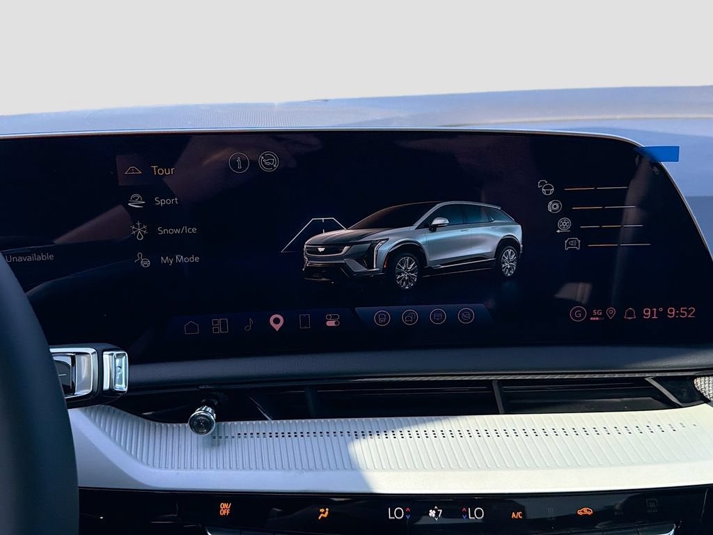 2027 Cadillac OPTIQ Luxury