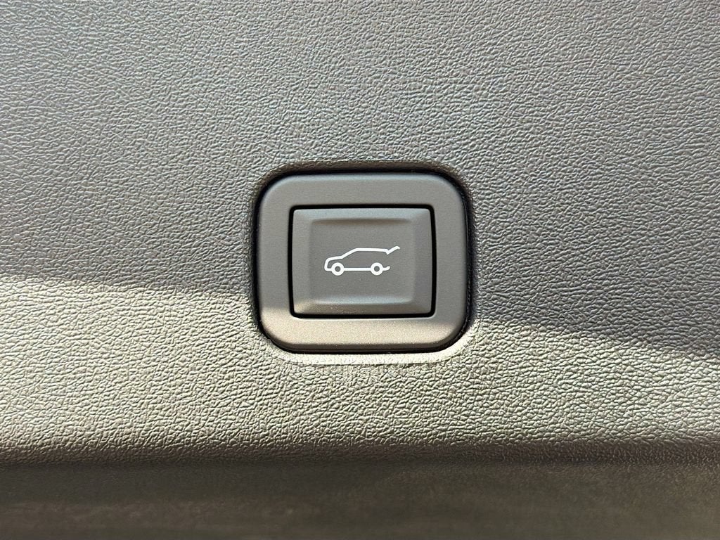 2027 Cadillac OPTIQ Luxury