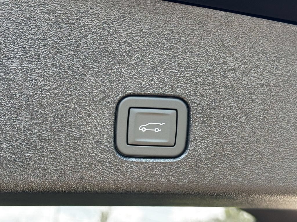 2027 Cadillac OPTIQ Luxury