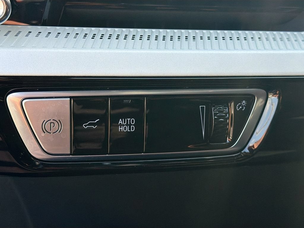 2027 Cadillac OPTIQ Luxury