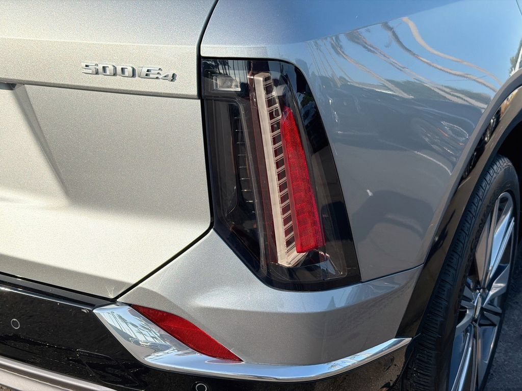 2025 Cadillac OPTIQ Luxury 1