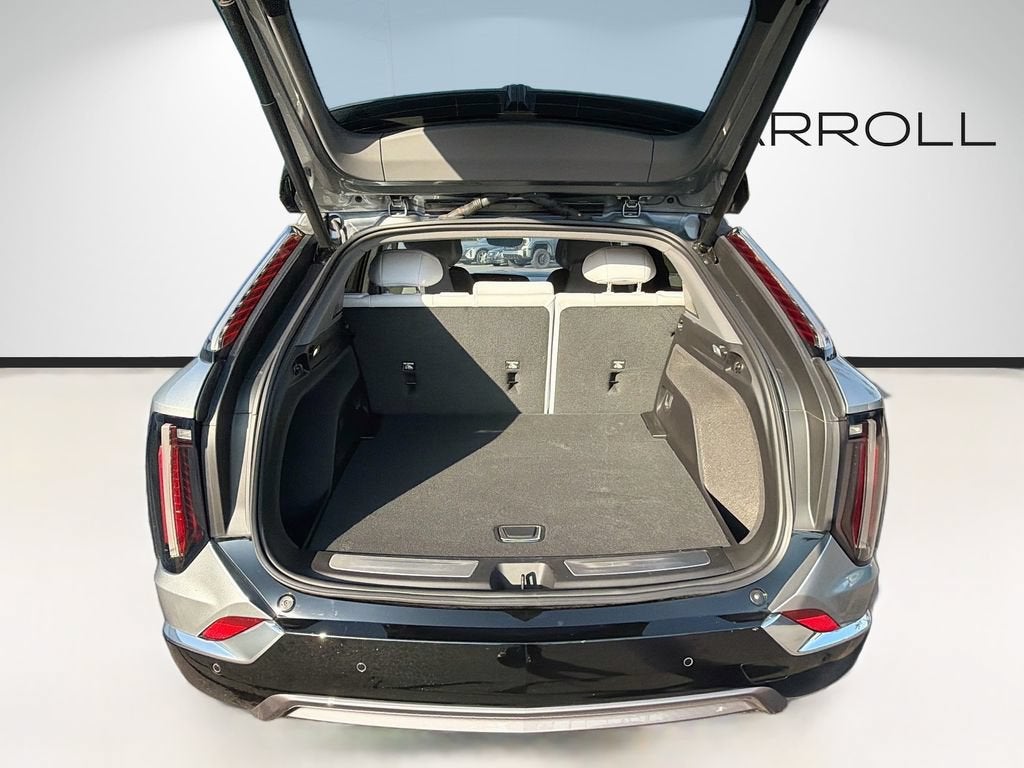 2025 Cadillac OPTIQ Luxury 1