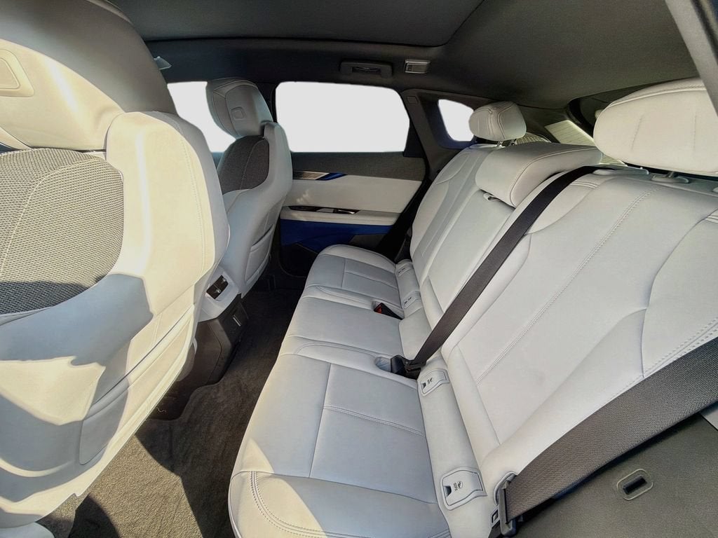 2025 Cadillac OPTIQ Luxury 1