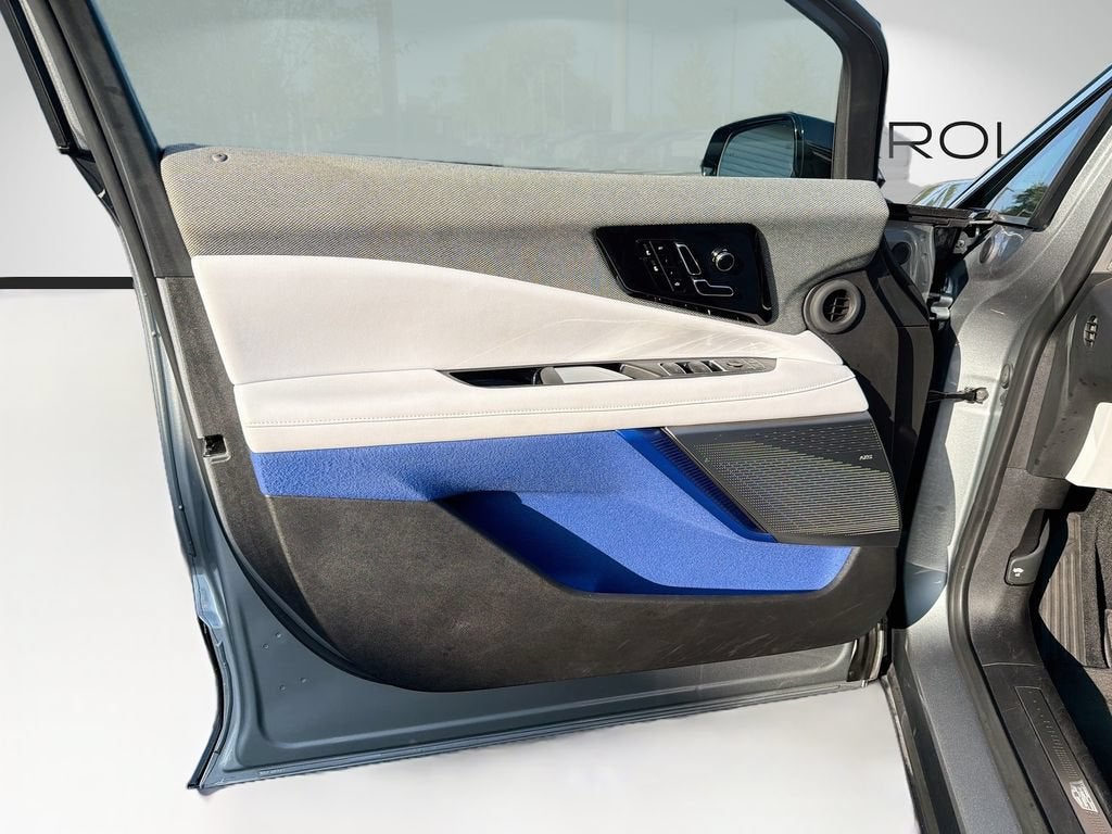 2025 Cadillac OPTIQ Luxury 1