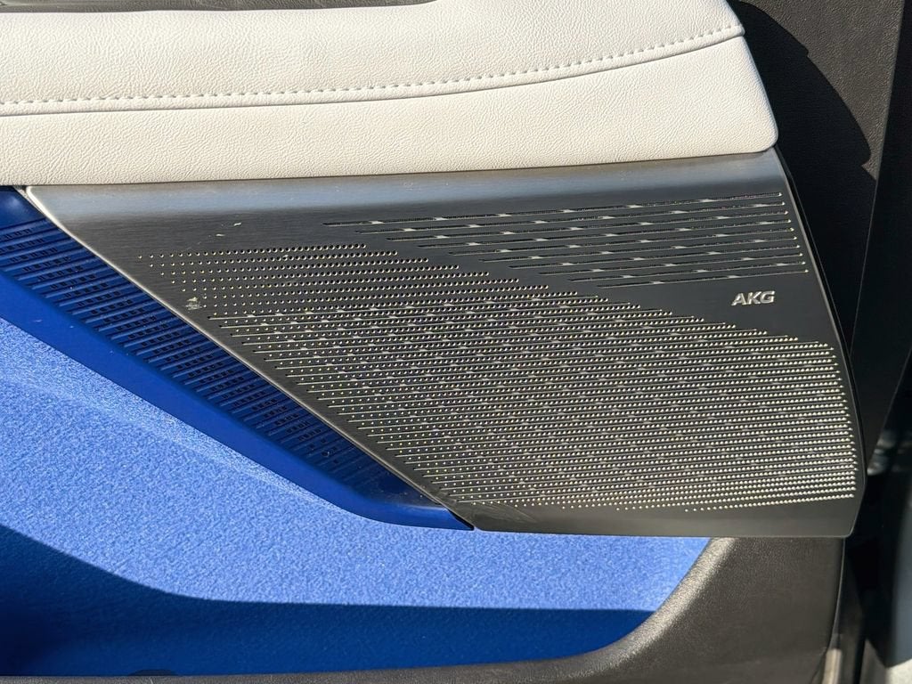 2025 Cadillac OPTIQ Luxury 1