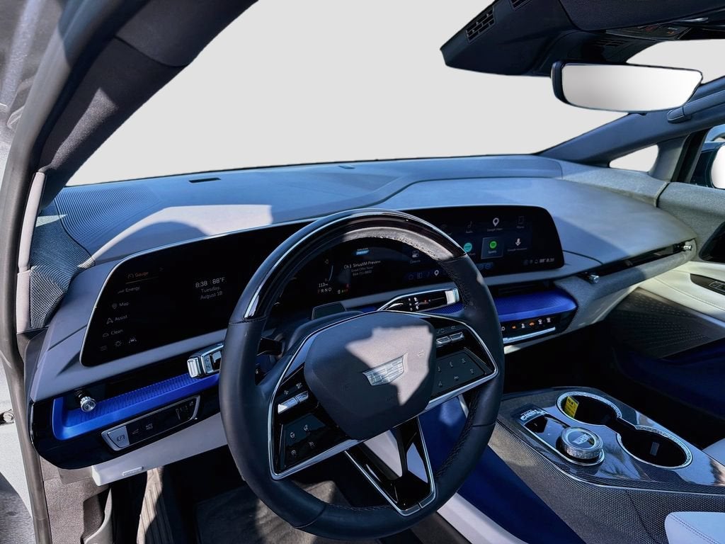2025 Cadillac OPTIQ Luxury 1