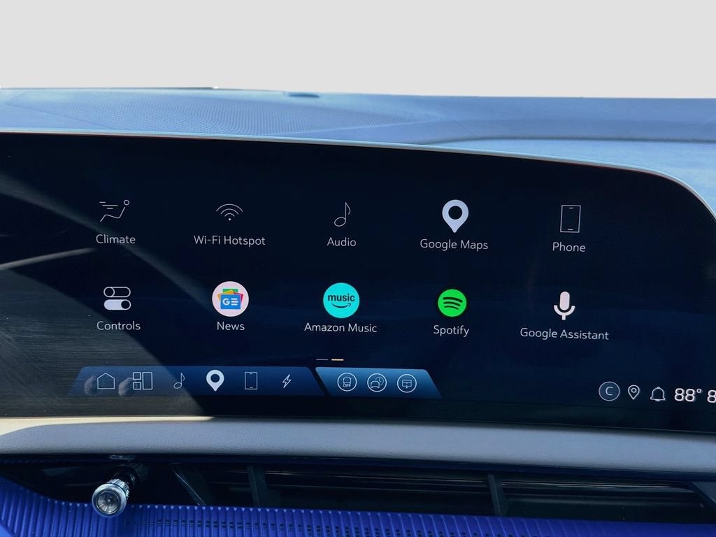 2025 Cadillac OPTIQ Luxury 1