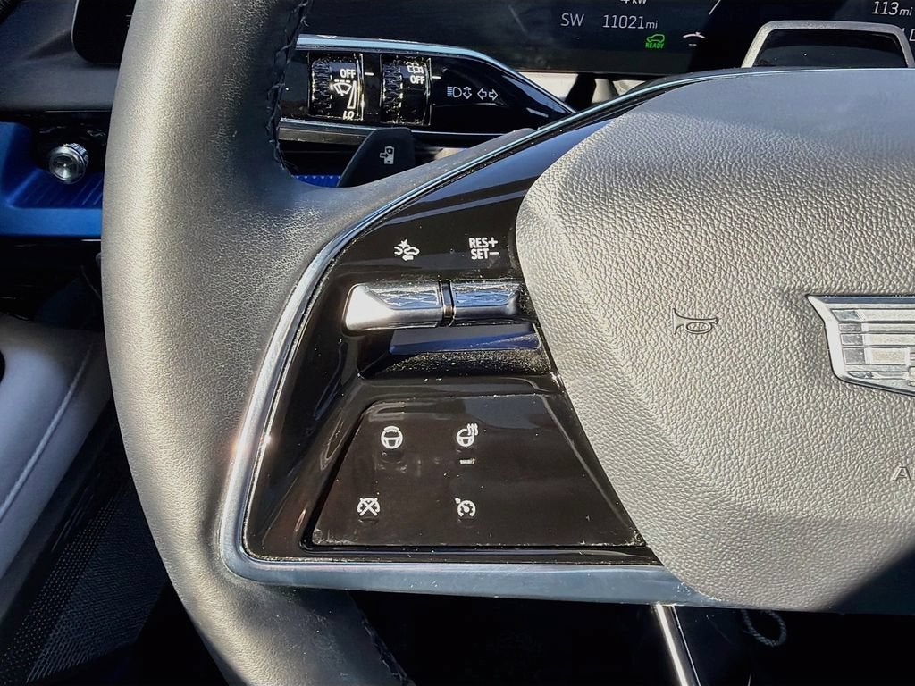 2025 Cadillac OPTIQ Luxury 1