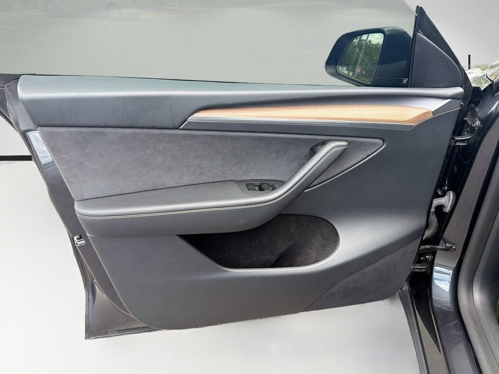 2025 Tesla Model Y Long Range