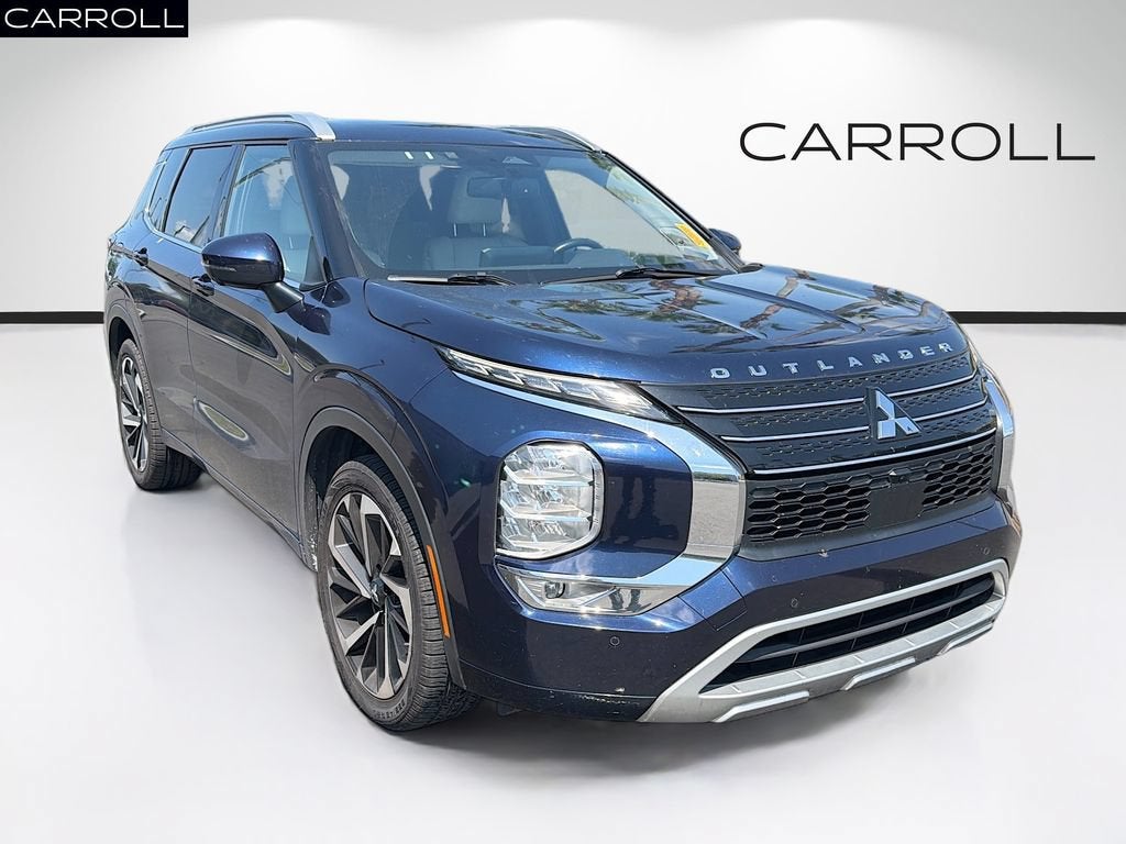 2023 Mitsubishi Outlander SEL 2WD's photo