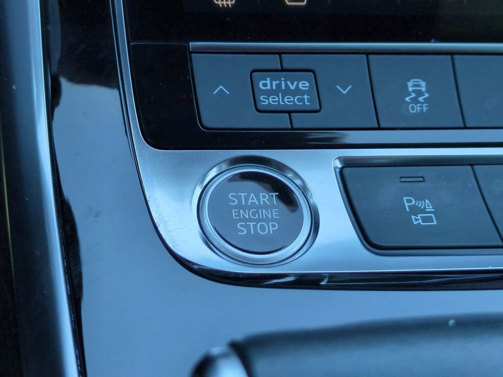 2021 Audi Q8 Premium Plus