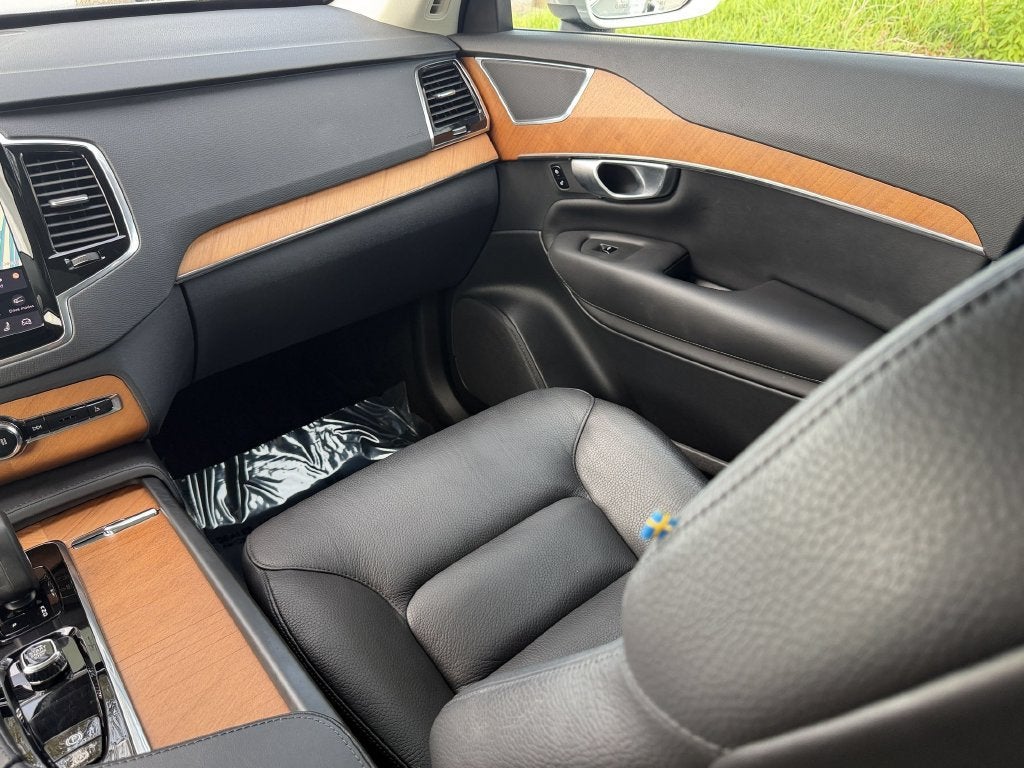 2024 Volvo XC90 Recharge Plug-In Hyb Plus Bright Theme