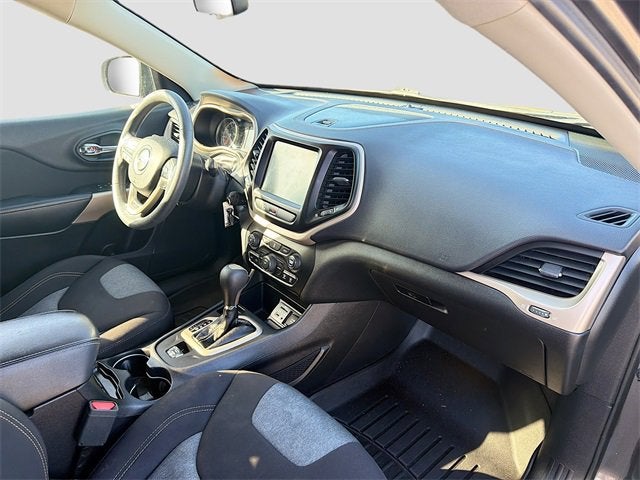 2018 Jeep Cherokee Latitude Tech Connect