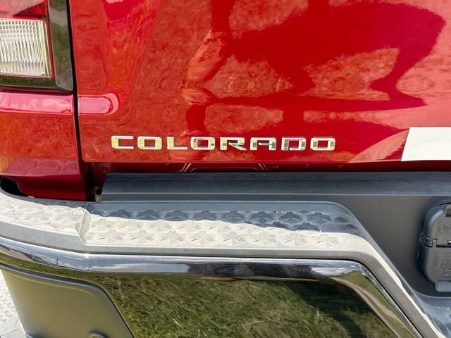 2025 Chevrolet Colorado WT/LT