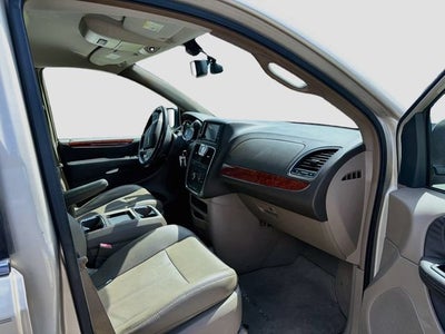 2014 Chrysler Town & Country Touring-L