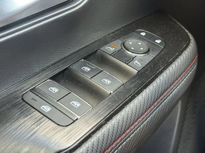 2025 Nissan Kicks SR FWD