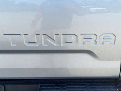 2017 Toyota Tundra SR5 5.7L V8