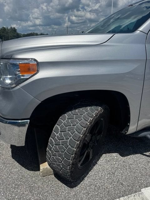 2017 Toyota Tundra SR5 5.7L V8