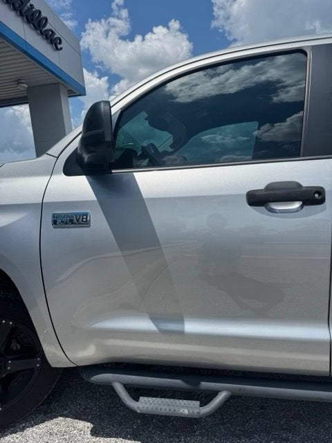 2017 Toyota Tundra SR5 5.7L V8