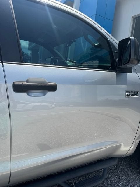 2017 Toyota Tundra SR5 5.7L V8