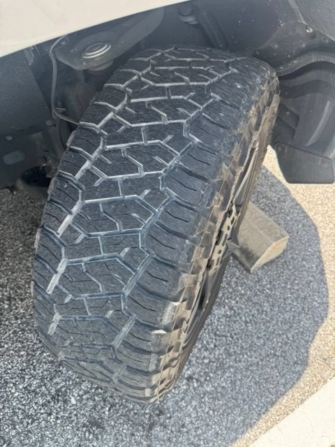 2017 Toyota Tundra SR5 5.7L V8