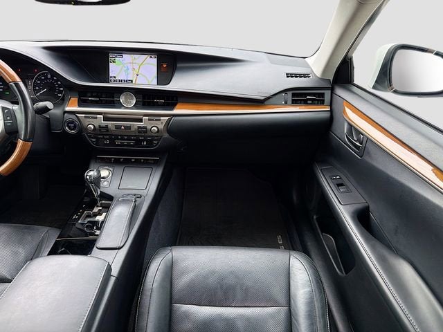 2015 Lexus ES 300h Hybrid